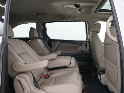 Used 2018 Honda Odyssey Elite image 12
