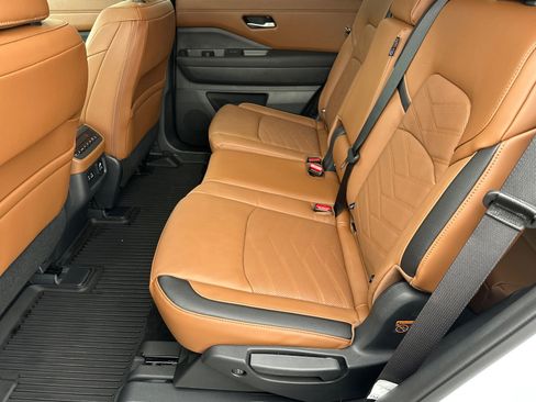 New 2025 Nissan Pathfinder Platinum w/ Cargo Package image 22