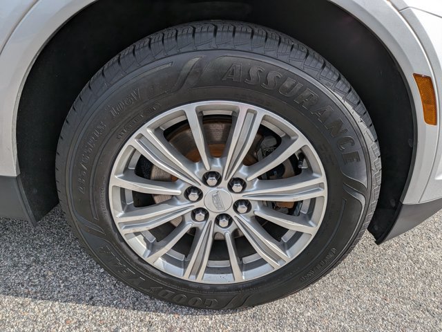 Certified 2018 Cadillac XT5 Luxury w/ Driver Awareness Package FWD image 12