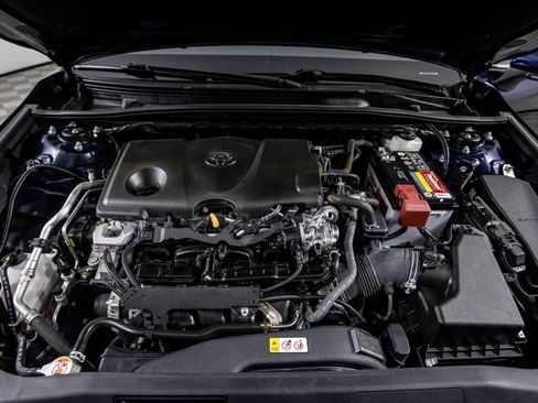 Used 2022 Toyota Camry XSE FWD image 43