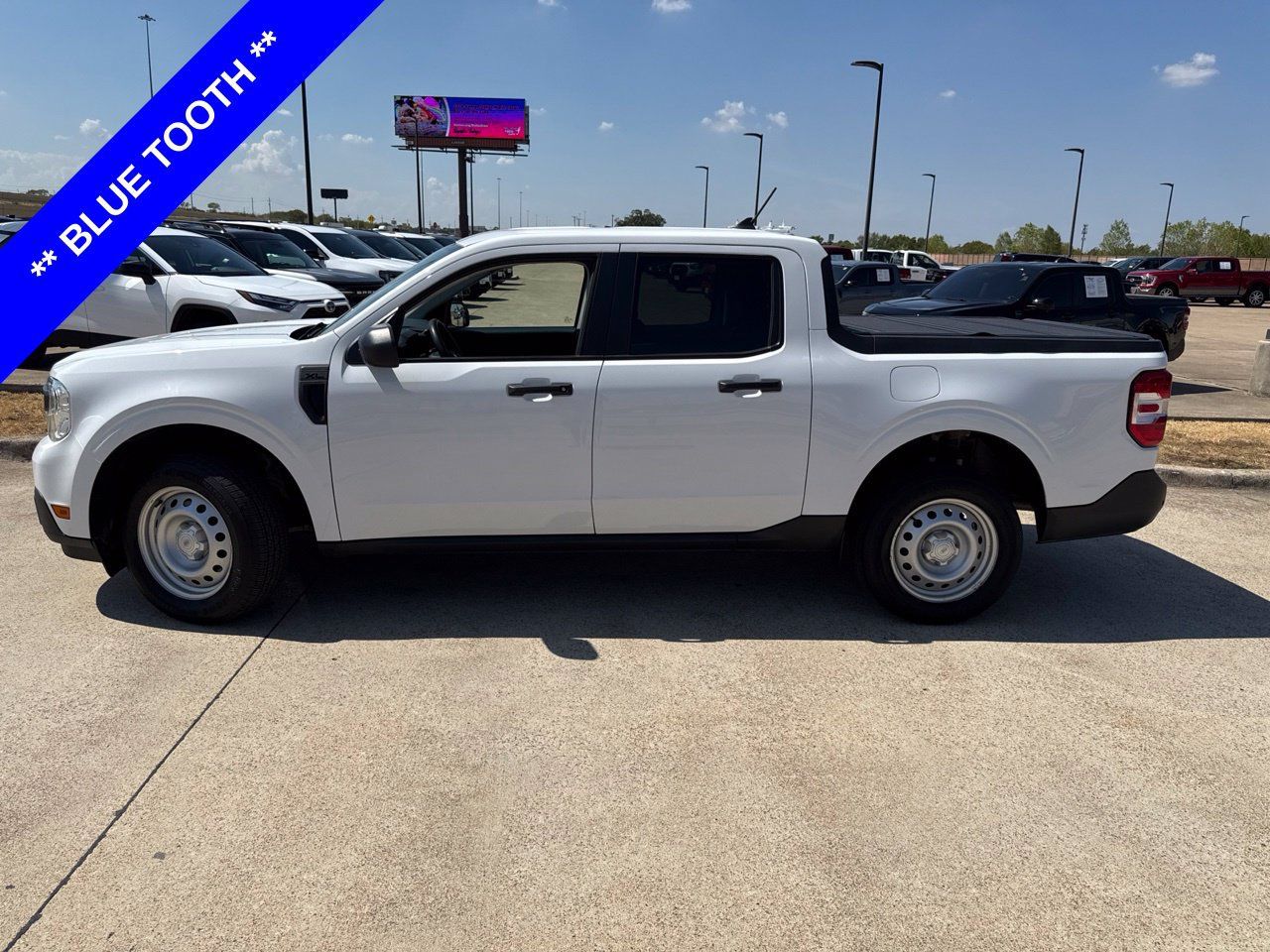 Used 2023 Ford Maverick XL FWD image 3