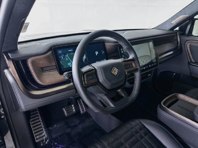 Used 2025 Rivian R1S Premium Dual AWD/4WD image 9