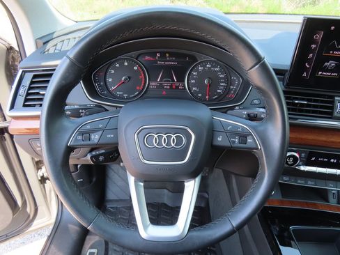 Used 2023 Audi Q5 2.0T Premium w/ Convenience Package AWD/4WD image 17