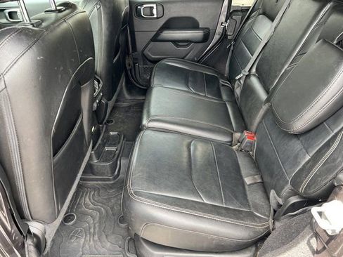 Used 2021 Jeep Wrangler Unlimited Sahara w/ Cold Weather Group AWD/4WD image 23