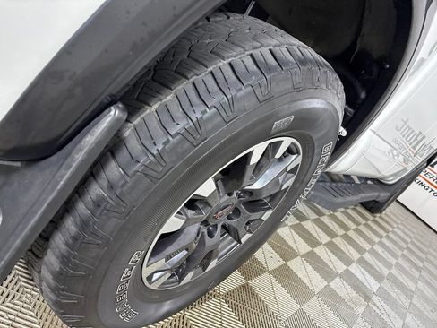 Used 2020 Nissan Titan PRO-4X w/ Pro-4x Convenience Package AWD/4WD image 36