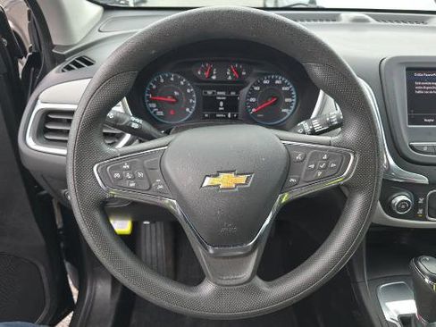 Used 2021 Chevrolet Equinox LS image 9