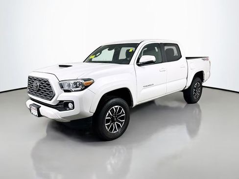 Used 2023 Toyota Tacoma TRD Sport image 2
