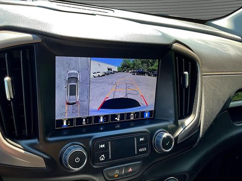 Used 2024 GMC Terrain AT4 w/ Infotainment Package II AWD/4WD image 9