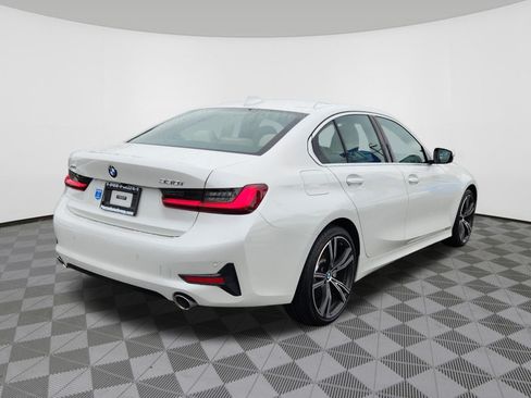 Used 2022 BMW 330i xDrive Sedan w/ Premium Package AWD/4WD image 4