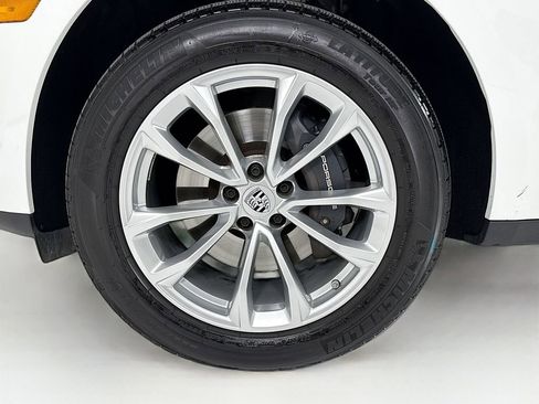 Certified 2025 Porsche Macan image 35