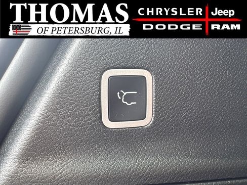 Used 2024 Chrysler Pacifica Touring-L w/ S Appearance Package FWD image 24