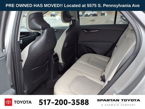 Used 2023 Kia Niro EX image 11