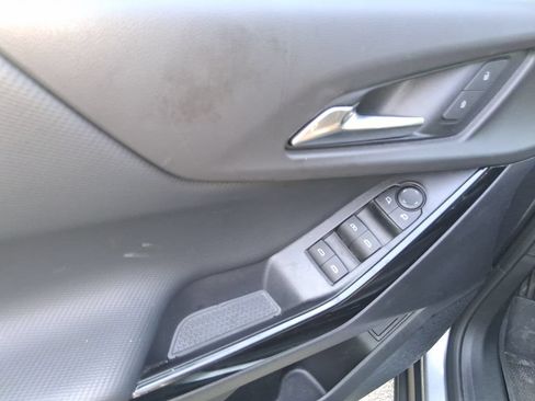 Used 2026 Chevrolet Equinox LT w/ Convenience Package II FWD image 10