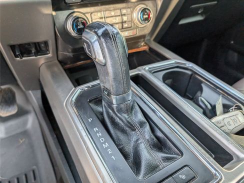 Used 2015 Ford F150 Platinum w/ Equipment Group 701A Luxury RWD image 19