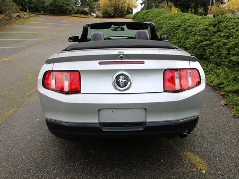 Used 2010 Ford Mustang Premium image 15