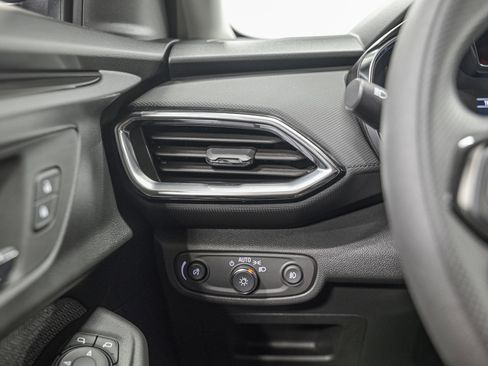 Used 2022 Chevrolet TrailBlazer LT w/ Convenience Package image 20