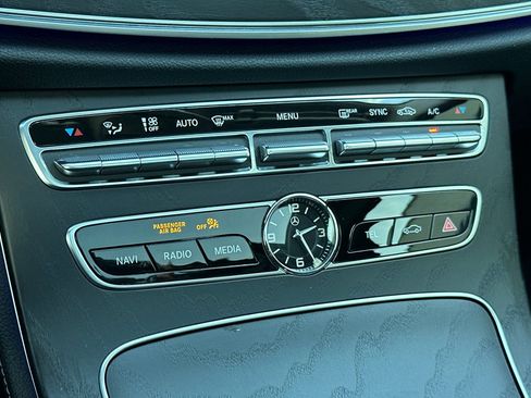 Used 2018 Mercedes-Benz E 300 E 300 image 21