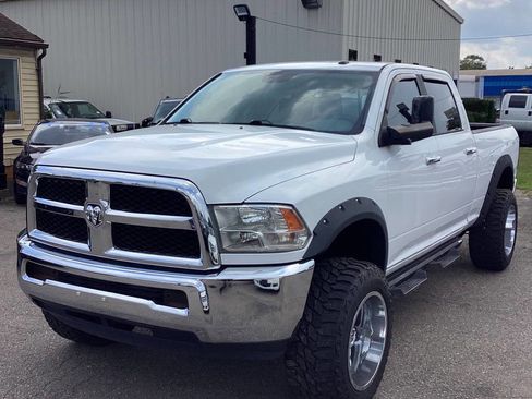 Used 2017 RAM 2500 SLT image 3