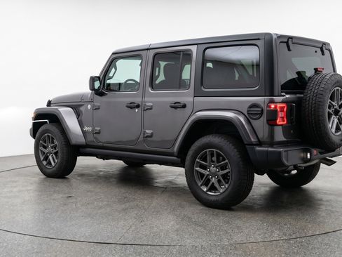 Used 2025 Jeep Wrangler Unlimited Sport AWD/4WD image 6