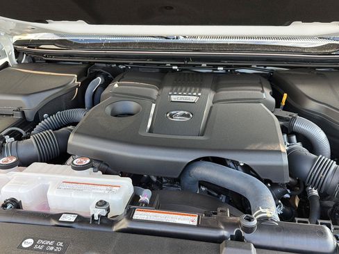 Used 2026 Lexus GX 550 w/ Accessory Package (2T) AWD/4WD image 37