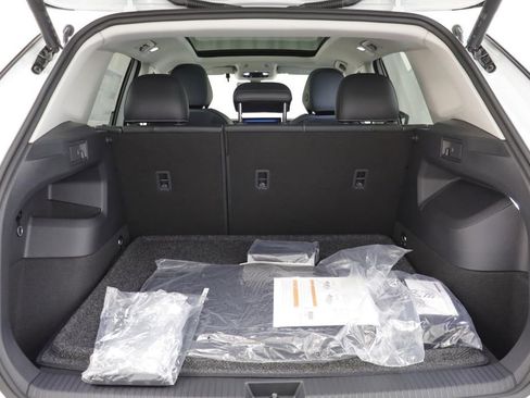 New 2026 Volkswagen Tiguan SE image 18