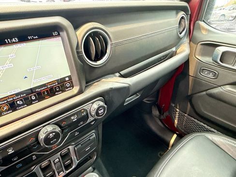 Used 2022 Jeep Wrangler Unlimited Sahara AWD/4WD image 24