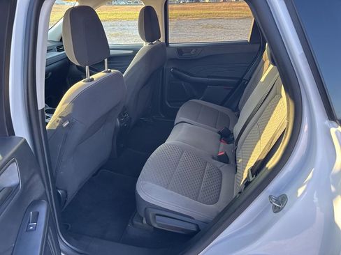 Used 2022 Ford Escape SE image 13