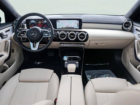 Used 2022 Mercedes-Benz CLA 250 image 30