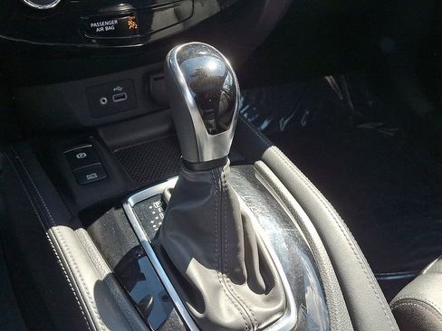 Used 2019 Nissan Rogue Sport SL w/ Premium Package image 17