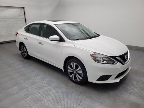 Used 2019 Nissan Sentra SV w/ Special Edition Package FWD image 11