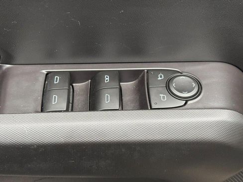 Used 2023 Chevrolet Colorado Trail Boss w/ Technology Package image 23