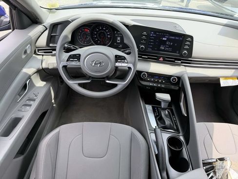 Used 2023 Hyundai Elantra SEL FWD image 12