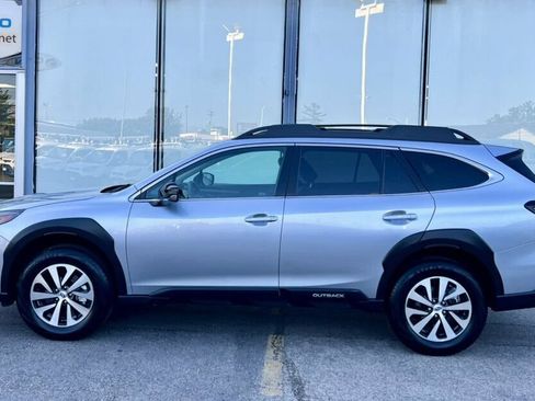Used 2025 Subaru Outback Premium AWD/4WD image 33