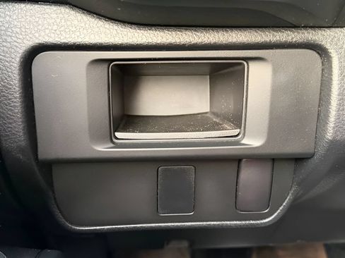 Used 2016 Toyota Tacoma SR RWD image 13
