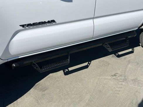 Used 2023 Toyota Tacoma TRD Off-Road image 10