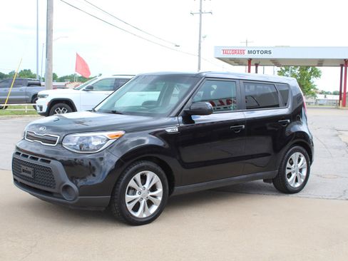 Used 2015 Kia Soul + w/ Audio Package FWD image 10