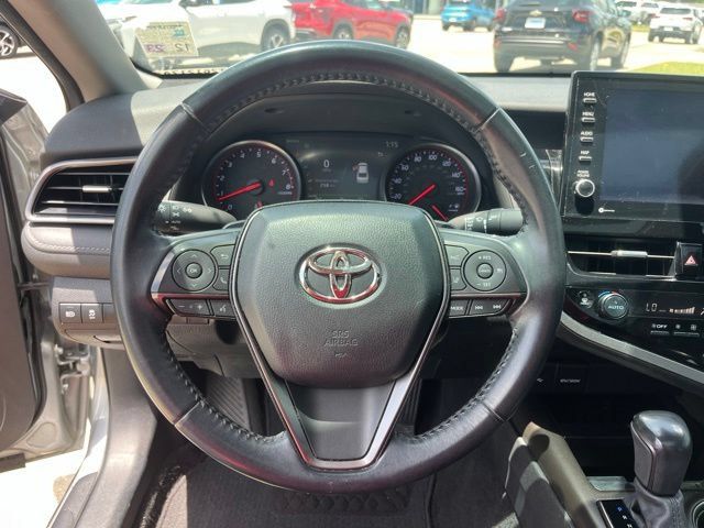 Used 2022 Toyota Camry XSE FWD image 15