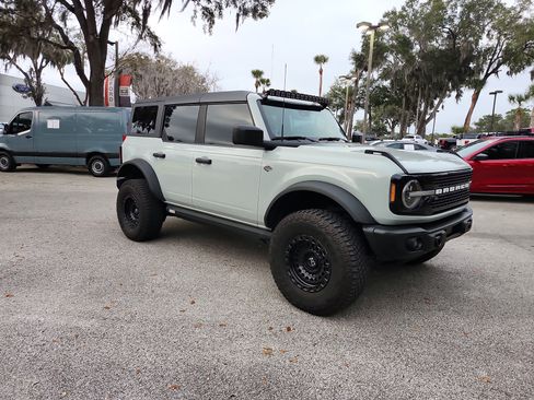 Used 2023 Ford Bronco Wildtrak image 7