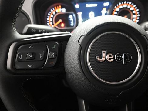 Used 2025 Jeep Wrangler Willys image 24