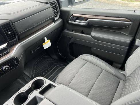 Used 2025 Chevrolet Silverado 3500 LT w/ Safety Package AWD/4WD image 15