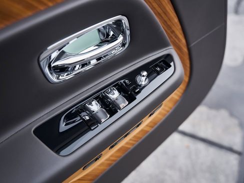 Used 2025 Rolls-Royce Spectre w/ Spectre Launch Package image 28