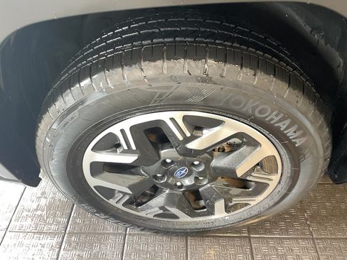 Used 2025 Subaru Forester Premium AWD/4WD image 5