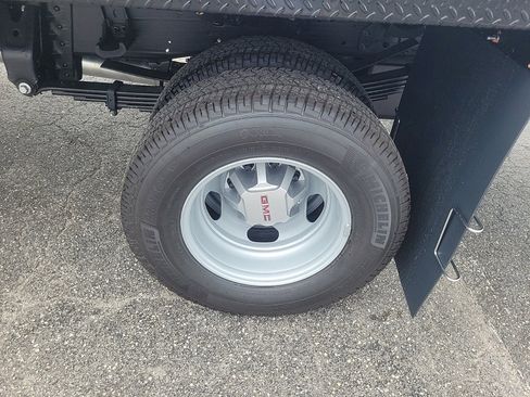 New 2025 GMC Sierra 3500 Pro w/ Convenience Package image 8