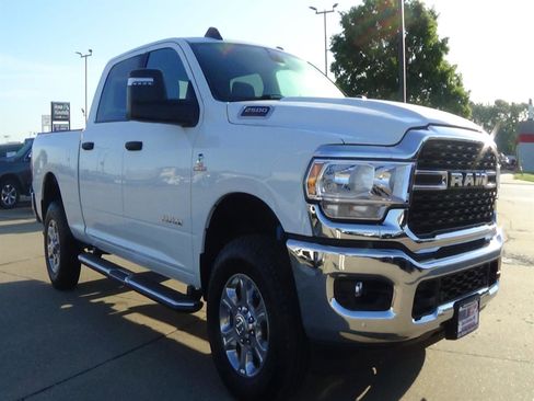 Certified 2024 RAM 2500 Big Horn w/ Off Road Package AWD/4WD image 4
