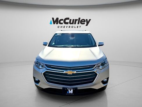Used 2019 Chevrolet Traverse LT w/ LT Premium Package AWD/4WD image 2
