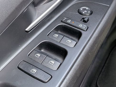 Certified 2025 Hyundai Elantra SEL FWD image 24