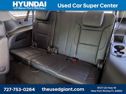 Used 2018 Chevrolet Suburban Premier RWD image 16