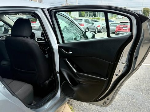 Used 2018 MAZDA MAZDA3 Sport w/ Preferred Equipment Package FWD image 28