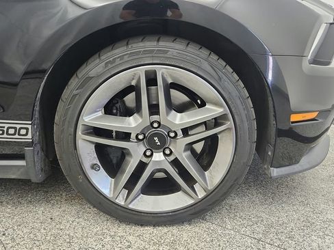 Used 2010 Ford Mustang Shelby GT500 RWD image 23