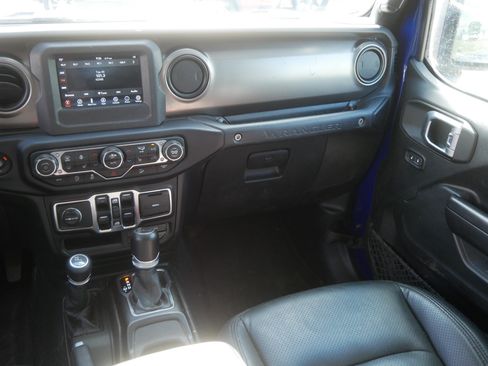 Used 2019 Jeep Wrangler Unlimited Sport S AWD/4WD image 11